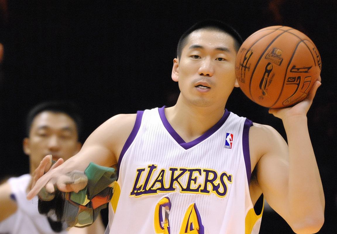 2021年NBA精彩对决篮网与爵士的巅峰对抗回顾与分析(图1)